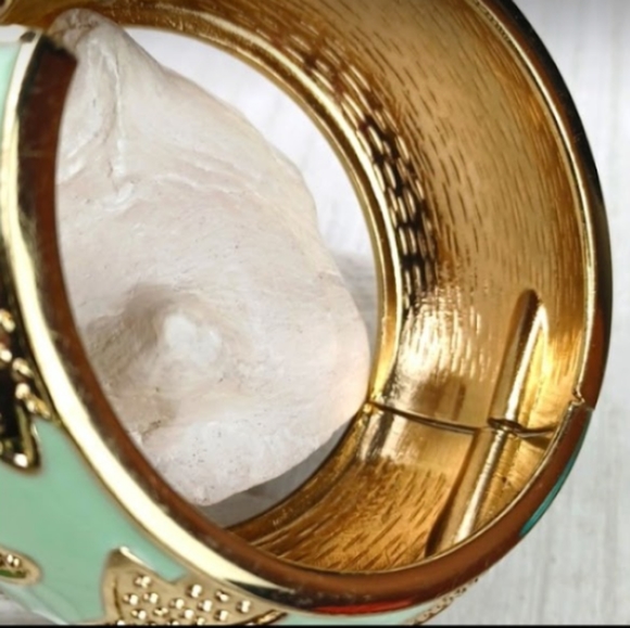 Multi Strand Braided Bead Stretch Gold Tone Starfish Graphic Bangle Duo - Picture 7 of 12